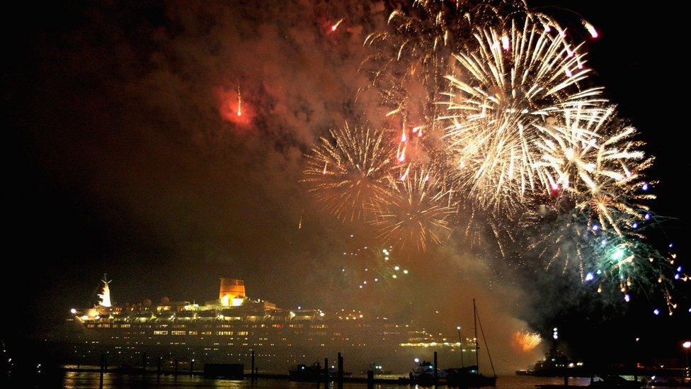 QE2 sails out of Southampton