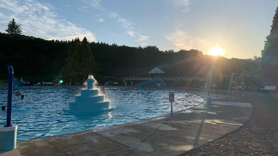 Ilkley lido sunrise