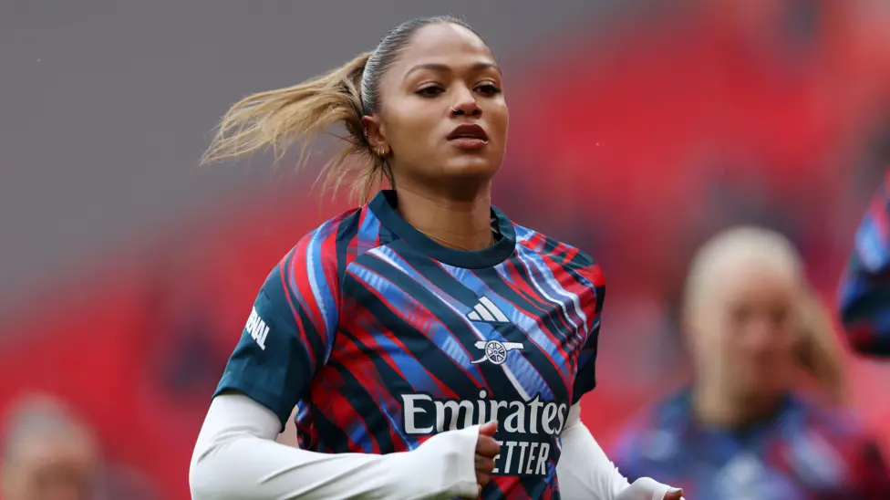 Hinds se retira de la selección inglesa por una lesión en el tobillo.