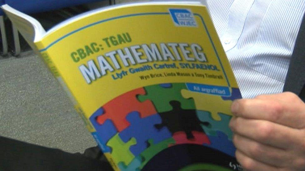 Welsh language GCSE maths text book