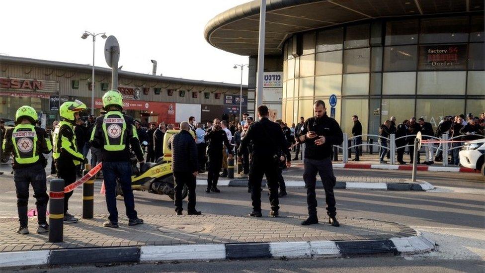 Israeli emergency services at scene of attack (22/03/22)