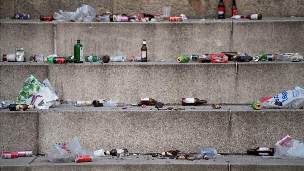 Cardiff Bay litter