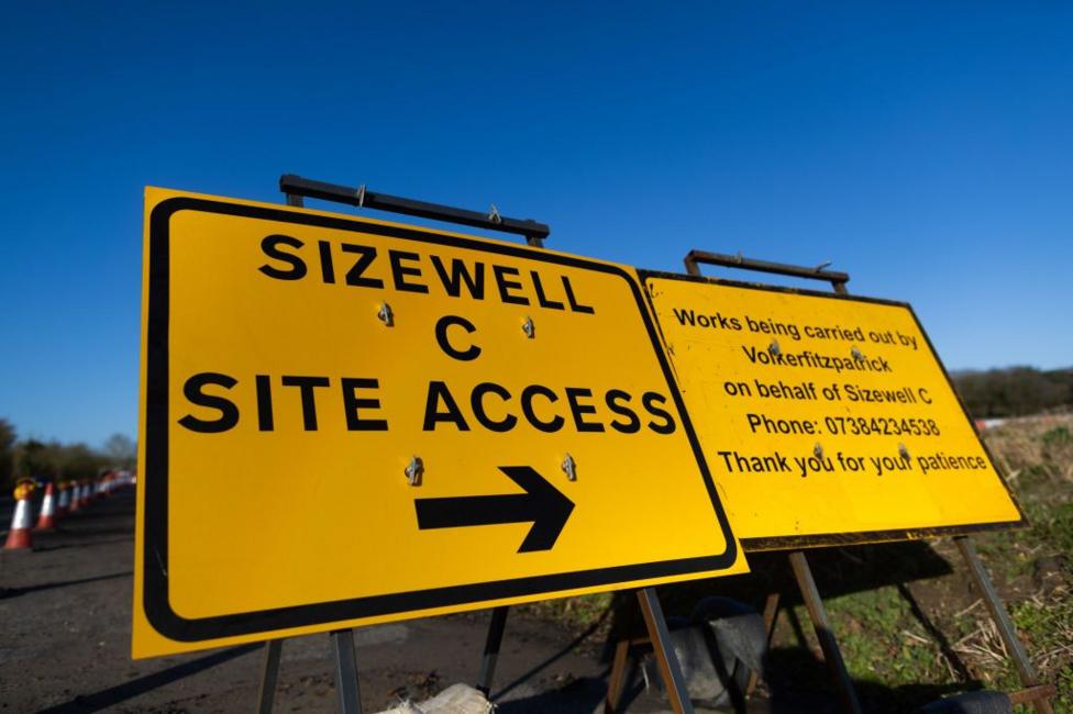 Sizewell A's turbine hall is demolished by explosives - BBC News