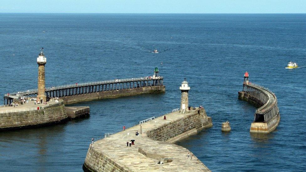 West Pier Lighthouse, Whitby