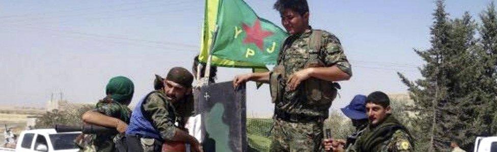 Kurdish YPG fighters