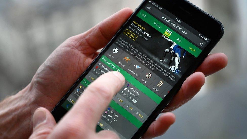 Betting on sport on a mobile phone