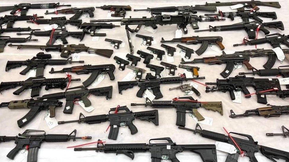 Photo of weapons seized by Israeli police in operation against illegal arms dealing