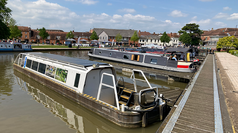 Stratford canal