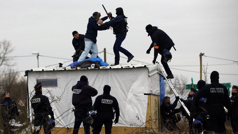 Authorities clearing Calais migrant camp (01/03/16)