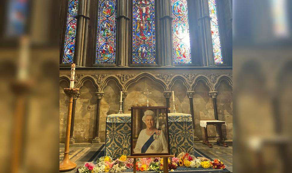 Queen tributes at Cathedral