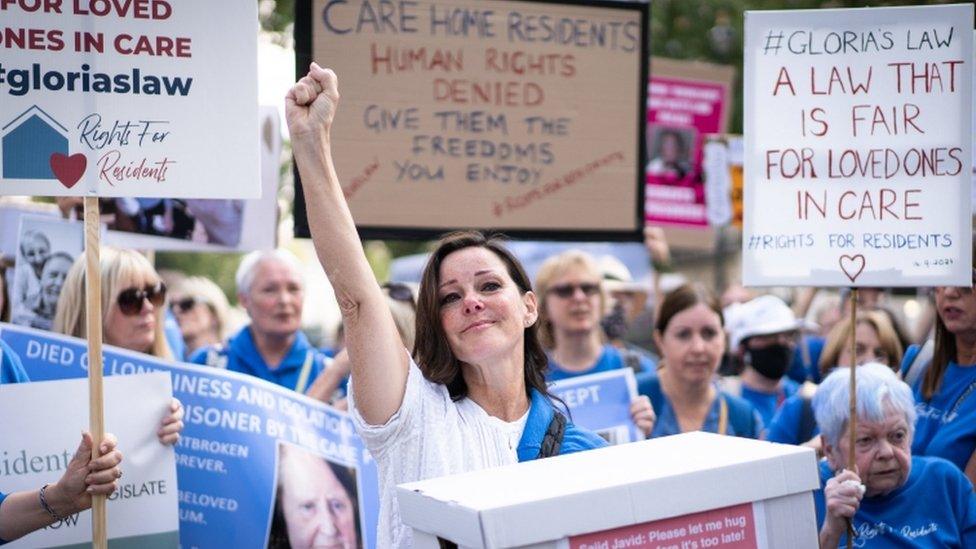 Ruthie Henshall and Rights For Residents hand in petition at 10 Downing Street, London.