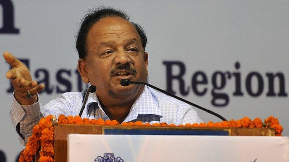 Health Minister Harsh Vardhan addresses the students and teachers of Science after the launch of Rashtriya Aavishkar Abhiyaan and inauguration of science exhibition at Talkatora Stadium on July 9, 2015 in New Delhi