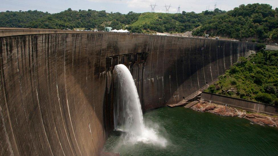 The Kariba Dam wall between Zimbabwe and Zambia