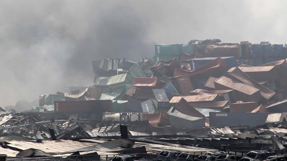 Containers flung around (13 August 2015)