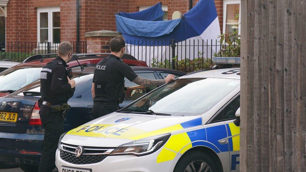 Police outside School Lane, Banbury