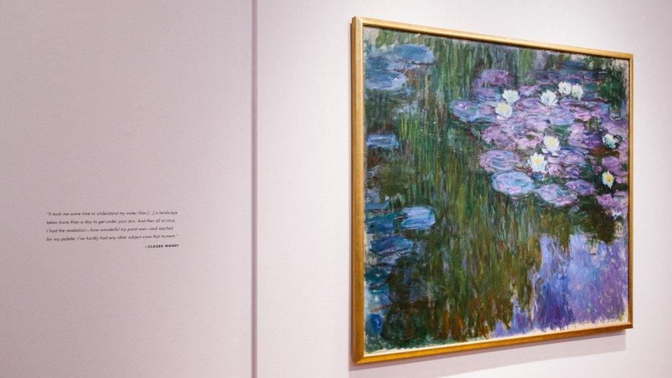 Claude Monet's "Nymphéas en fleur"