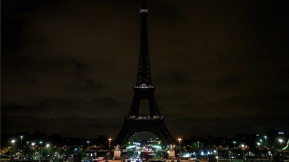 The Eiffel tower in darkness