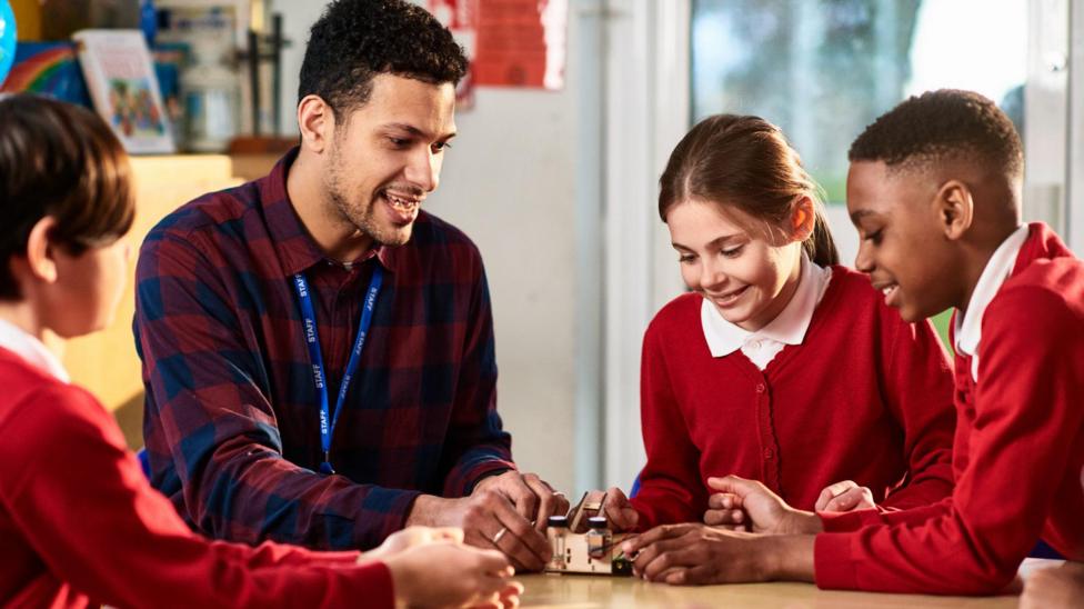Teachers in England to get 3.5% pay rise