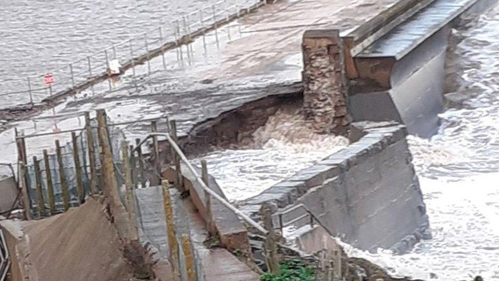 Watchet harbour wall, taken on 11 Feb 2020