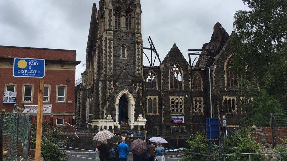 Eglwys Bethel, bore Sadwrn
