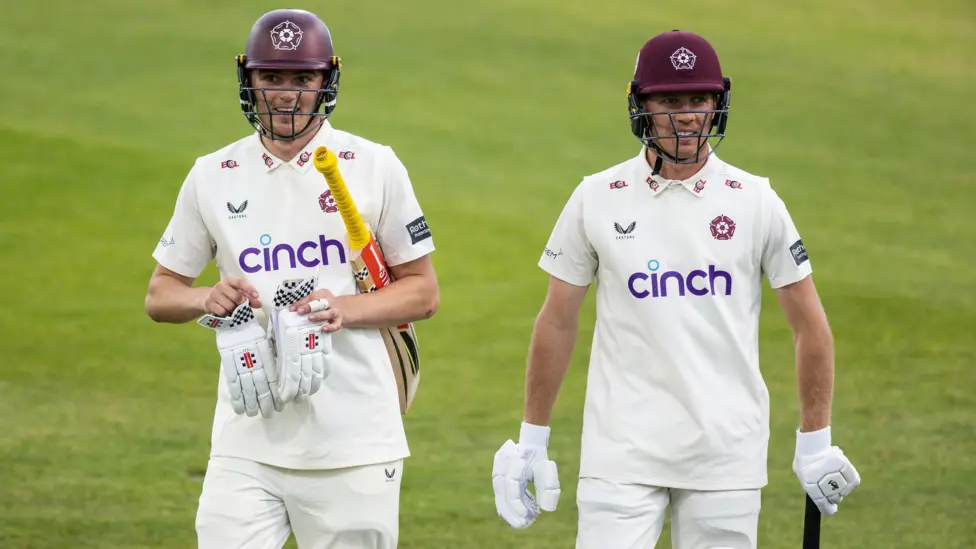 McSweeney y Sales contraatacan a Middlesex.