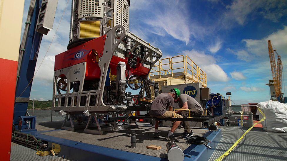 The six-tonne robots that will be sent down to the wreck