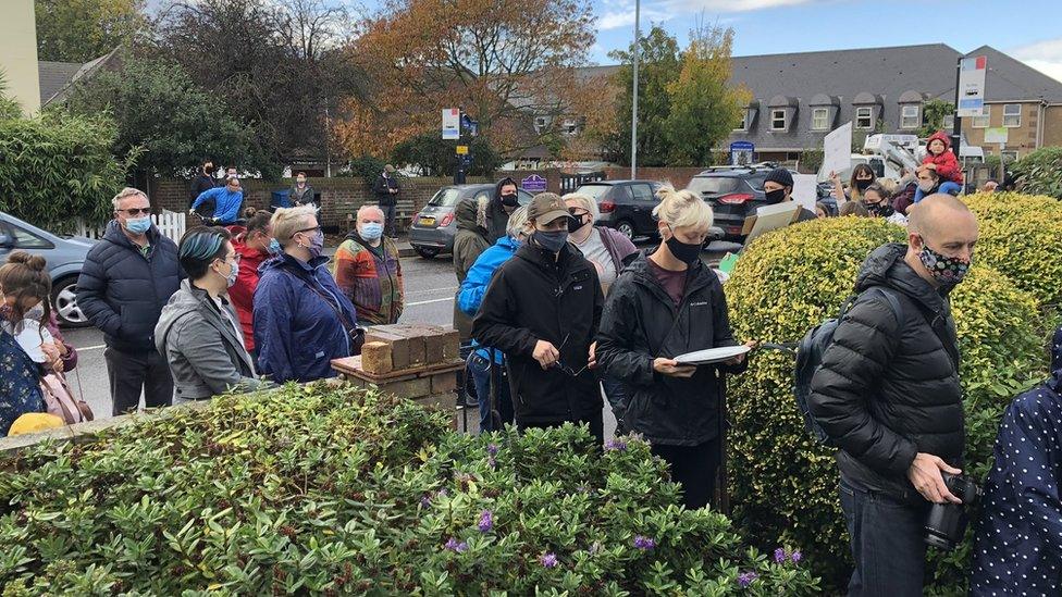 People left plates outside an MP's constituency office in Southend, with messages like "I'm hungry"