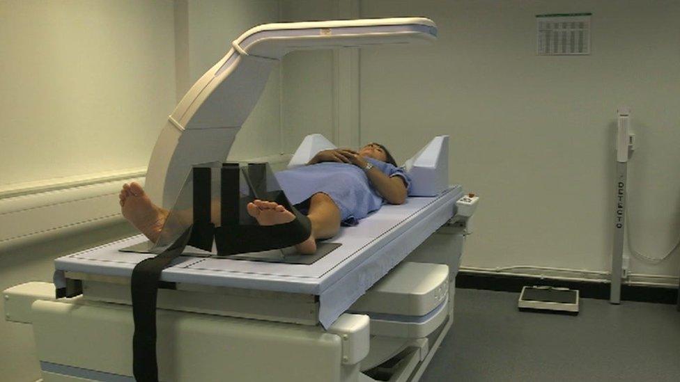 Lucy Owen having a bone scan