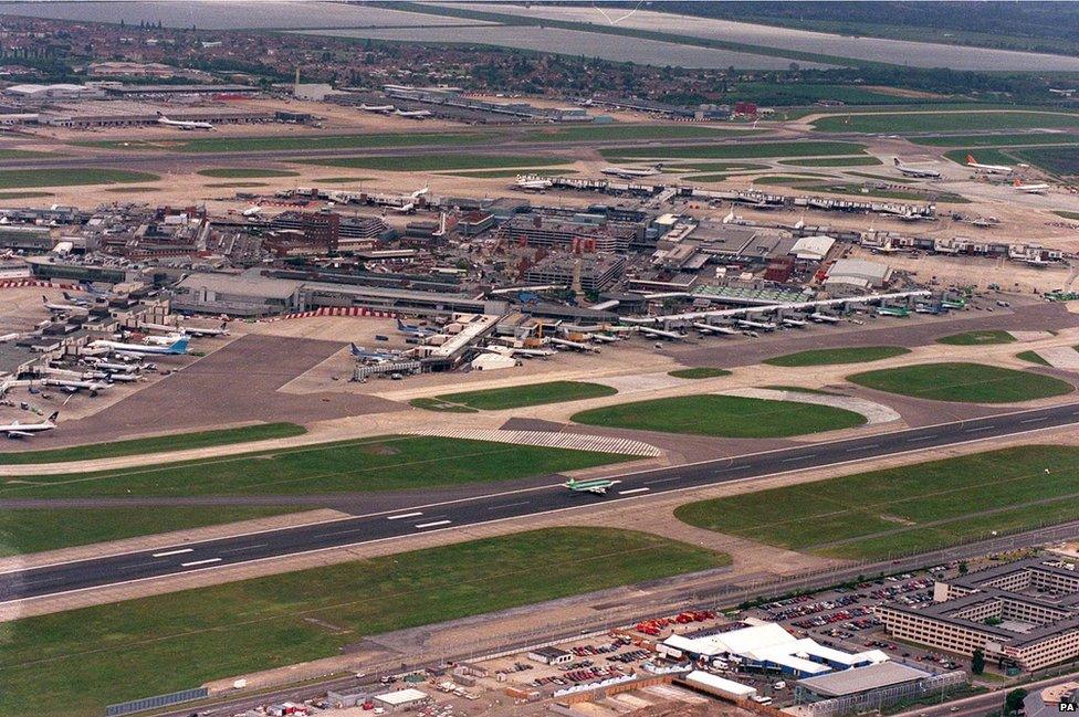 Heathrow, 2001