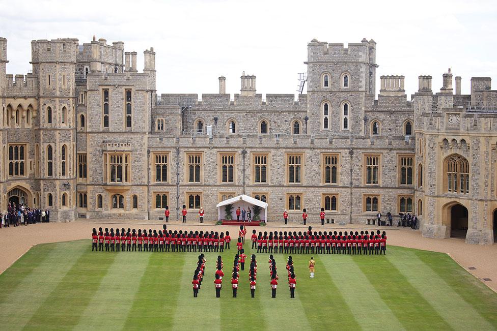 A large Guard of Honour of almost one hundred soldiers from The Prince of Wales's Company of The Welsh Guards paraded in the Quadrangle of Windsor Castle today (10/07/2023) with The King's Colour (ceremonial flag) to welcome the US President and First Lady to the UK.