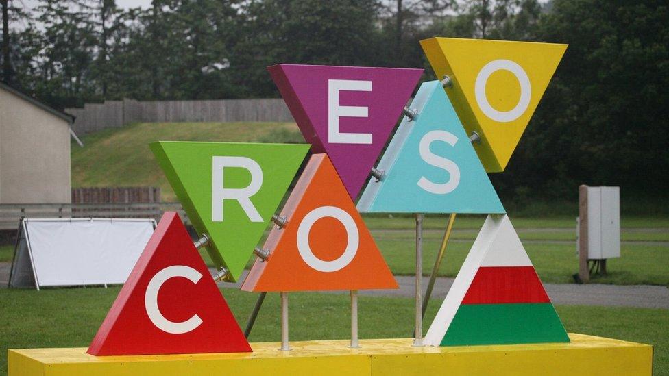 Arwydd croeso/A sign saying Welcome in Welsh