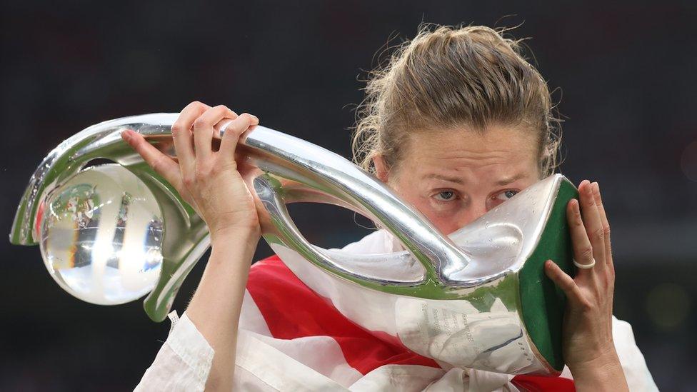 Ellen White of England kisses the trophy after winning the UEFA Women's Euro 2022