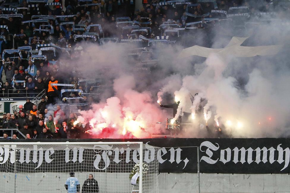 Far-right display in Chemnitzer FC stadium, 9 Mar 19