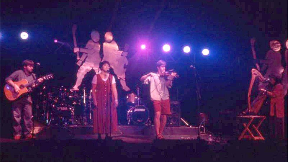 Band gwerin yn Ngŵyl Werin y Cnapan 1995