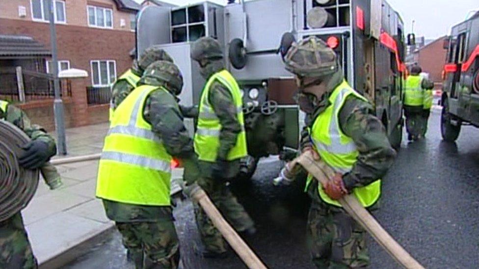 Soldiers operating Green Goddess appliances during the firefighters' strike