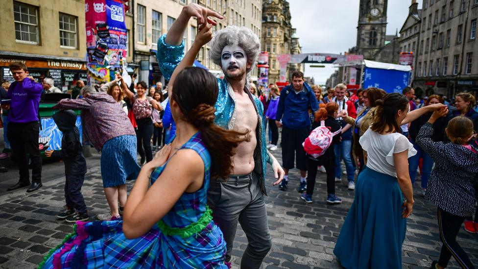 Fringe performers