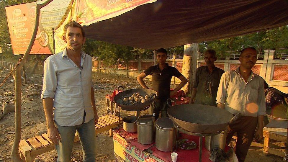 The BBC's Justin Rowlatt tastes litti chokha - a mouth-watering street food from the eastern Indian state of Bihar