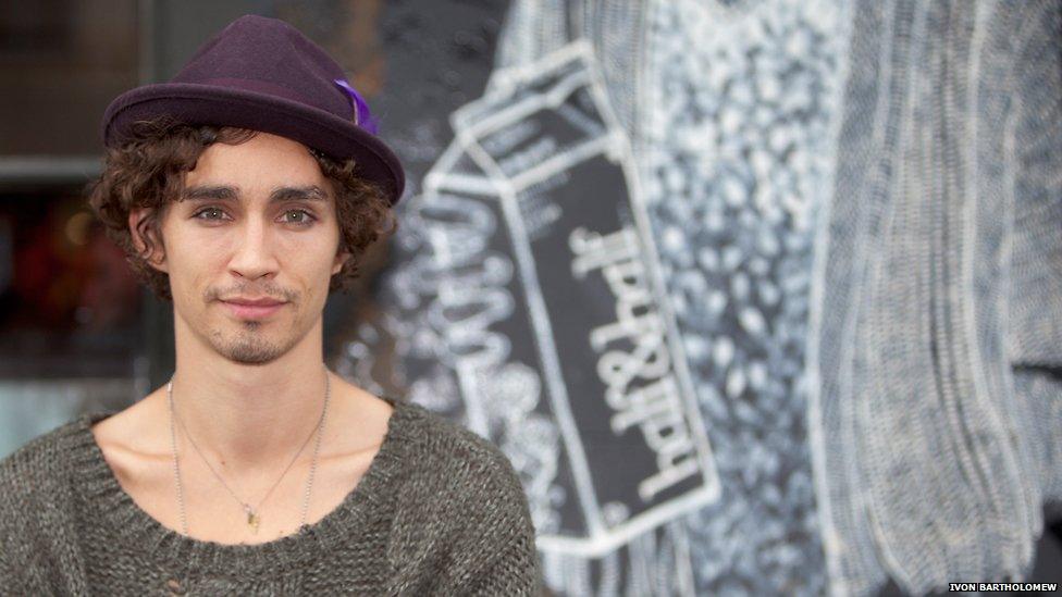 Robert Sheehan