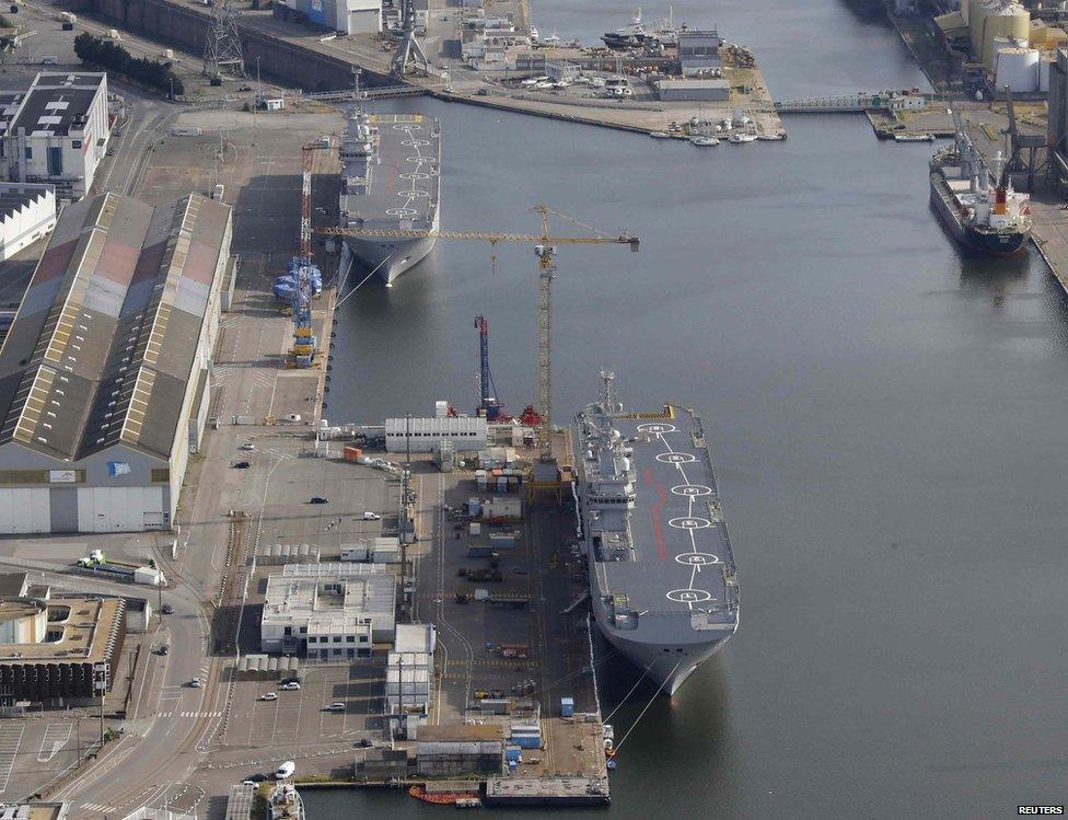Sevastopol (bottom) and Vladivostok under construction in Saint-Nazaire (25/05/2015)