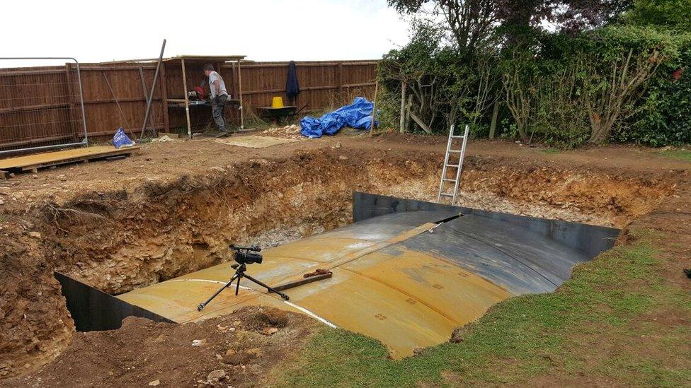 Colin Furze building his bunker