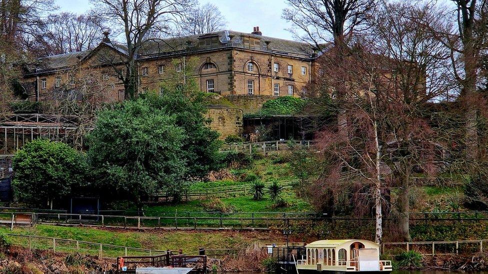 Harewood bird garden