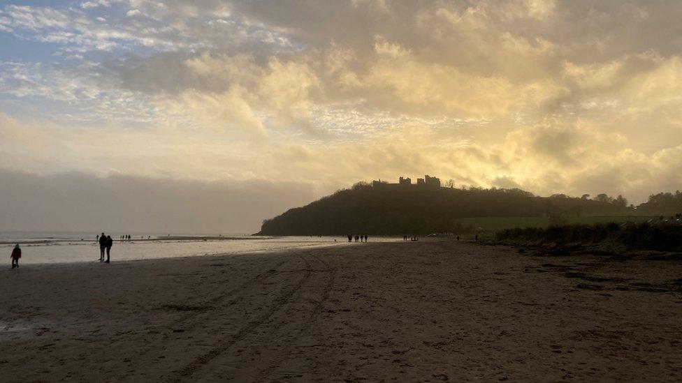 Traeth a chastell Llansteffan