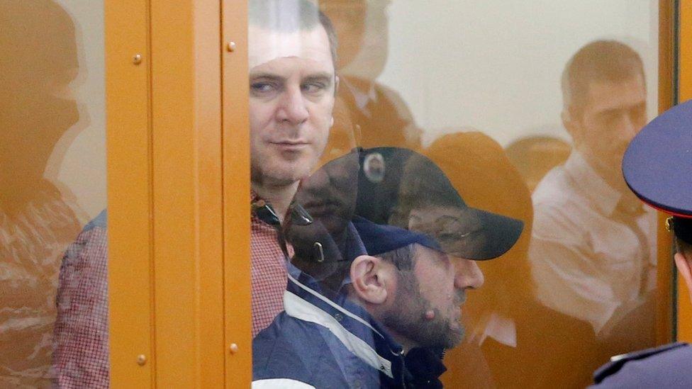 Ramzan Bakhayev (l) and Tamerlan Eskerkhanov in court in Moscow