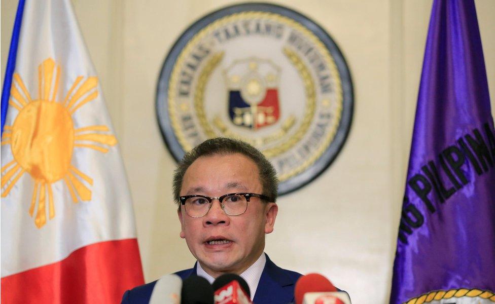 Philippine Supreme Court spokesperson Theodore Te announces the ruling at a press conference at the Supreme Court in metro Manila, Philippines, 19 July 2016.