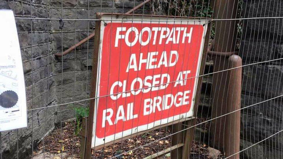 Footpath closed sign