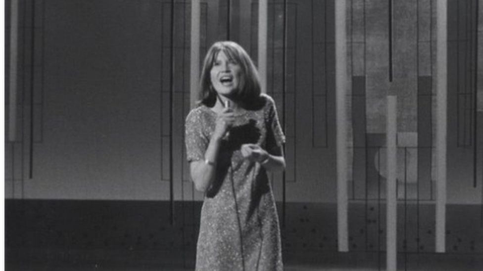 Sandie Shaw singing at the 1967 Eurovision song contest