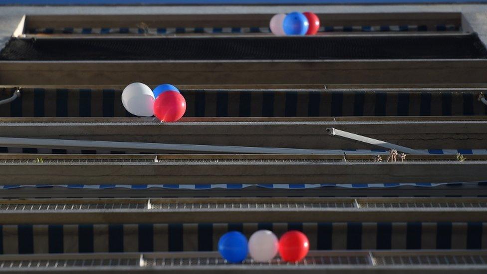 Balloons in Marseille, 27 Nov