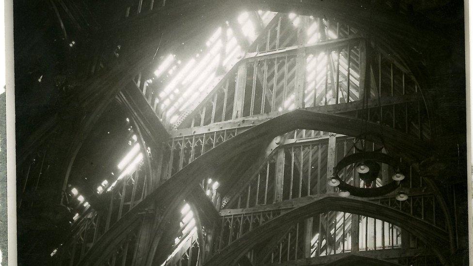 Westminster Hall roof damage