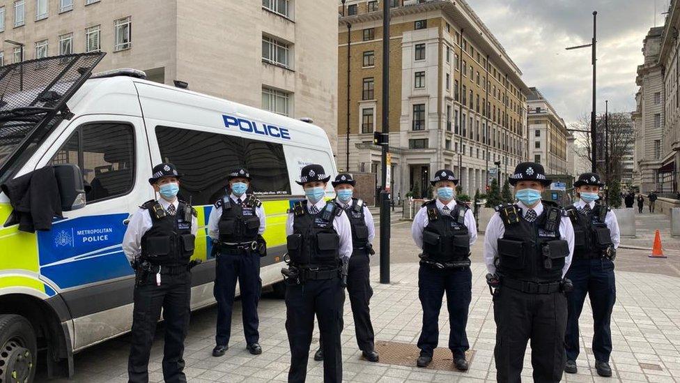 Met Police female officers