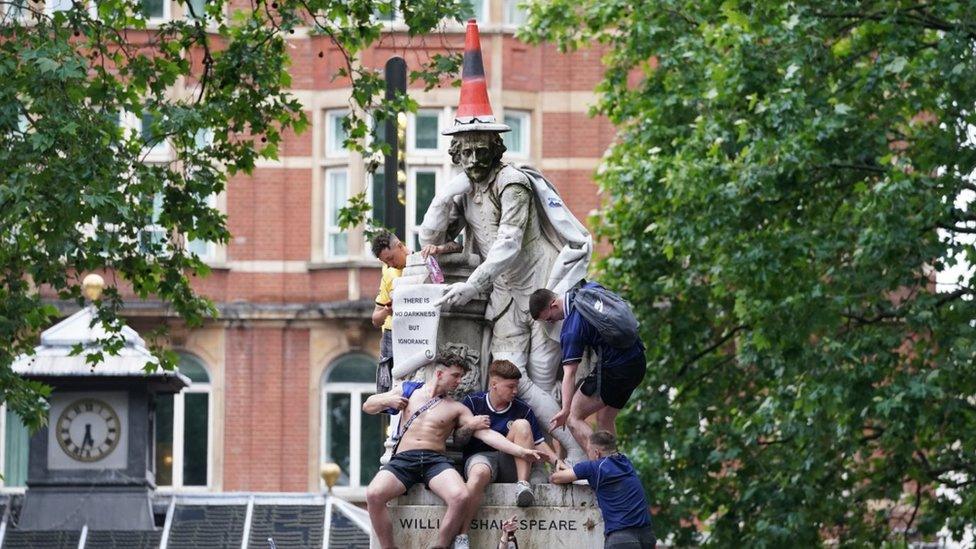 cone on a Shakespeare statue